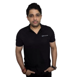 Headshot of Kaumud Pachauri (Mohit)